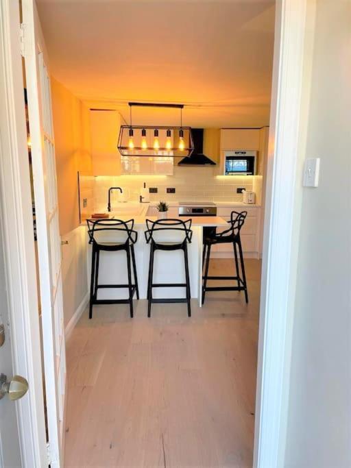 Stylish, Central And Cosy 1Bd Nr Canongate Edinburgh Bagian luar foto