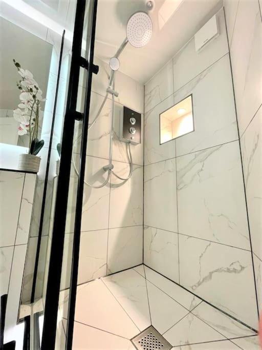Stylish, Central And Cosy 1Bd Nr Canongate Edinburgh Bagian luar foto