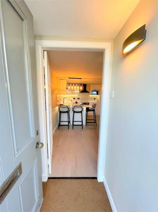 Stylish, Central And Cosy 1Bd Nr Canongate Edinburgh Bagian luar foto